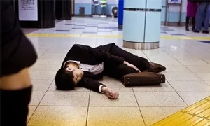 Tuổi 25 bế tắc vì đi làm thêm hai tuần thì bị đuổi